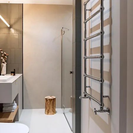 Next To Wawel, Premium In By Koletek 3 クラクフ