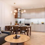 Premium By Wawel Castle, Krakow, Underground Parking كراكوفيا